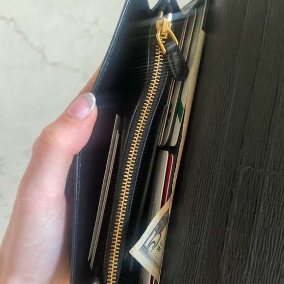 Authentic Prada Large Saffiano Leather Wallet - Picture 5 of 10